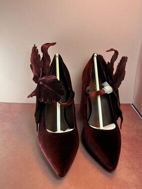 CECELIA NEW YORK MARY JANE PUMPS (6.5)